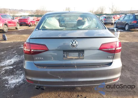2018 Volkswagen Jetta 1.4T Se/1.4T Wolfsburg Edition from USA, damaged, VIN 3VWB67AJ5JM214565